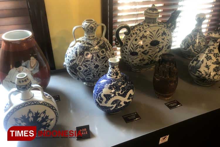 1st Annual Art &amp; Artifact Exhibition Surabaya Pamerkan Vas Dinasti Ming Yongle Berusia Empat Abad