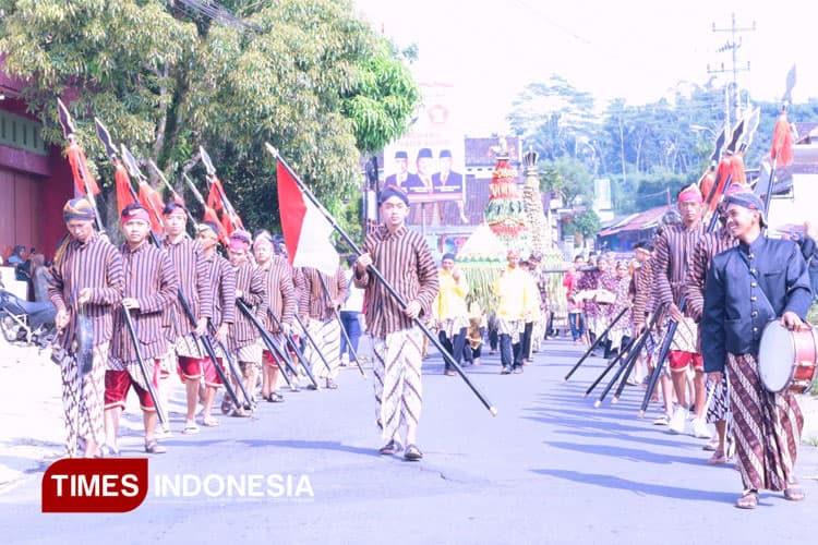 Sembilan Dusun Sumbang Gunungan Ketupat dalam Merti Desa di Jeketro Magelang